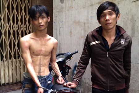 Tóm gọn hai tên cướp giật dây chuyền ảnh 1