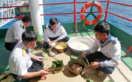 Đu dây chuyển quà Tết đến DK1 ảnh 7