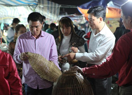 Chen chân “mua may” ở chợ Viềng ảnh 7