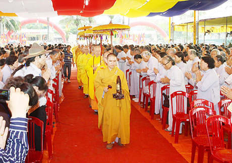 Đại lễ cầu siêu tại nghĩa trang Trường Sơn ảnh 1