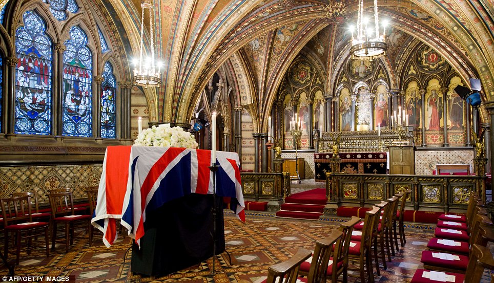 Tiêu điểm - Hình ảnh trước giờ cử hành tang lễ bà Thatcher (Hình 2).