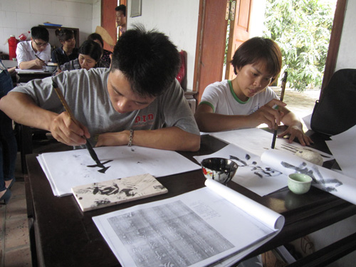 Lên chùa học thư pháp ảnh 2