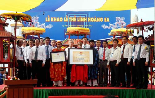 Lễ khao lề thế lính Hoàng Sa tại Lý Sơn ảnh 1
