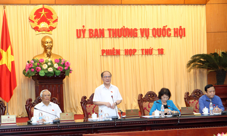 Khai mạc Phiên họp thứ 18 Ủy ban Thường vụ Quốc hội Khóa XIII ảnh 1