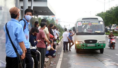 Phát triển hệ thống giao thông công cộng: Đầu tư hơn nữa cho xe buýt ảnh 1