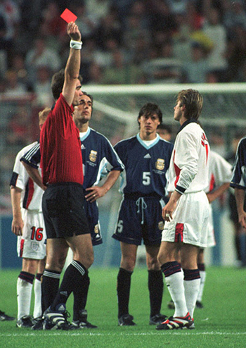 Sự nghiệp thăng trầm của David Beckham ảnh 4