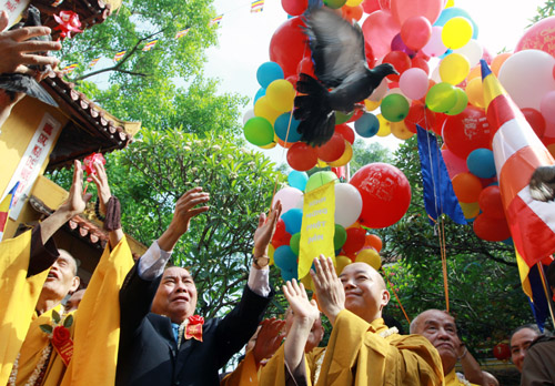 Long trọng Đại lễ Phật đản tại chùa Quán Sứ ảnh 1