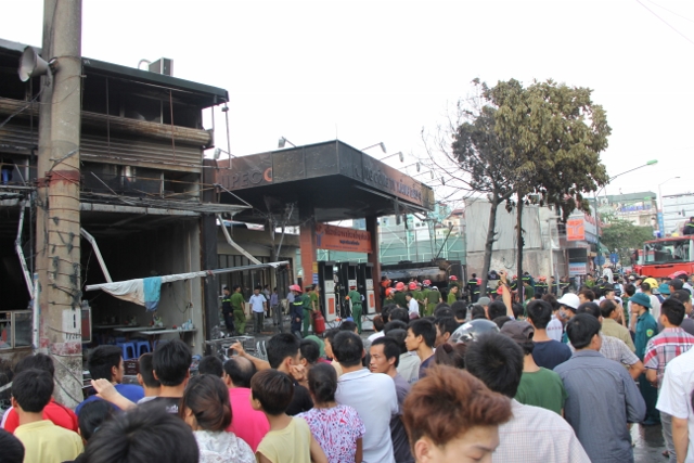 Tan hoang hiện trường đám cháy cây xăng Quân đội ảnh 3
