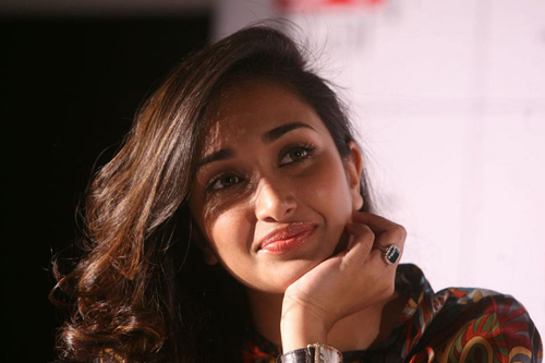 Nữ diễn viên Bollywood kiều diễm treo cổ tự vẫn ảnh 1
