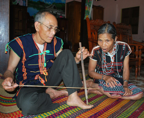 Cây đàn tình trên dãy Trường Sơn ảnh 1