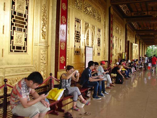 Đền thờ dát vàng Đại Nam mở cửa miễn phí ảnh 2