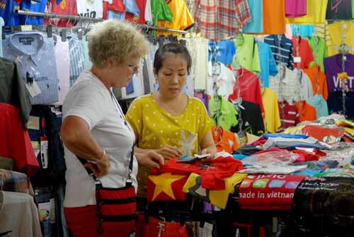 Nhộn nhịp chợ đêm Bến Thành ảnh 10