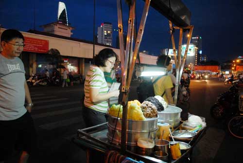 Nhộn nhịp chợ đêm Bến Thành ảnh 9