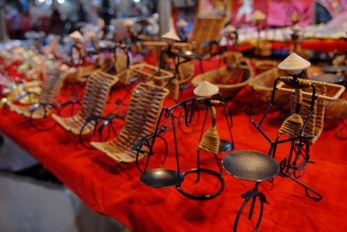 Nhộn nhịp chợ đêm Bến Thành ảnh 14