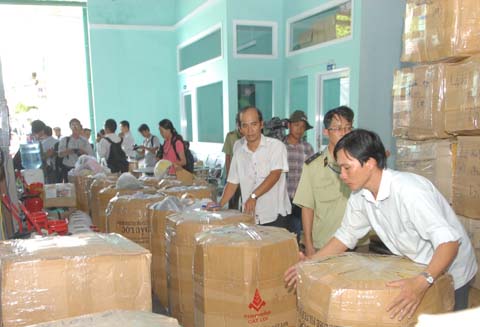 Phát hiện công ty sản xuất mũ bảo hiểm giả quy mô lớn ảnh 9