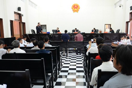 Lạm dụng chức vụ, 2 cựu sĩ quan công an lĩnh án tù ảnh 1