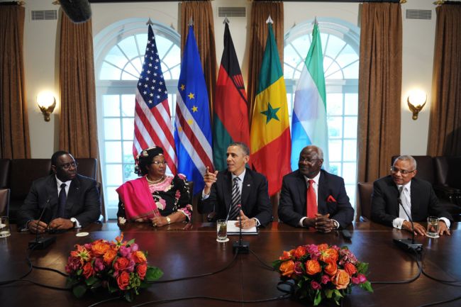Obama bắt đầu công du châu Phi ảnh 1