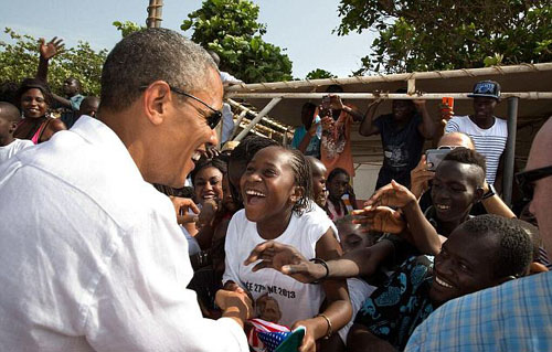 Gia đình Obama thăm chứng tích buôn bán nô lệ ảnh 11