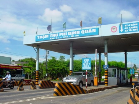 Trạm thu phí QL 20 phải di dời đúng thời gian ảnh 1