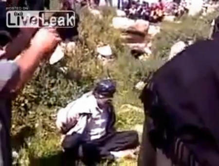 Phẫn nộ phiến quân Syria chặt đầu cha xứ ảnh 2