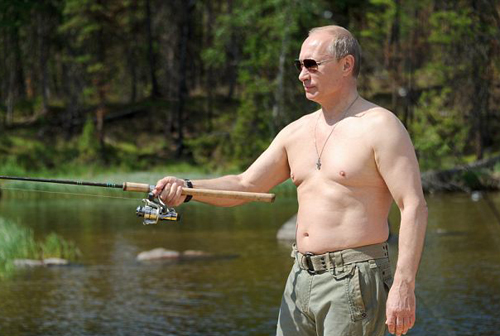 Putin trổ tài câu cá chó 21kg ảnh 1