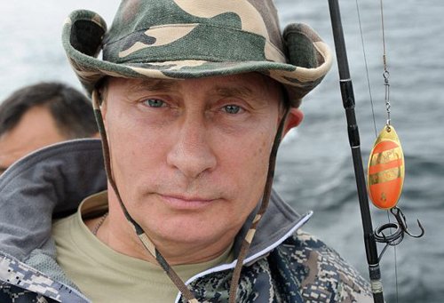 Putin trổ tài câu cá chó 21kg ảnh 7