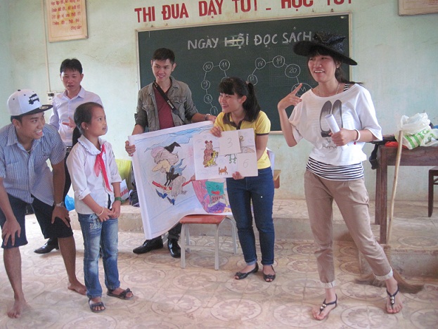 Mang ngày hội đọc sách đến với học sinh nghèo ảnh 1