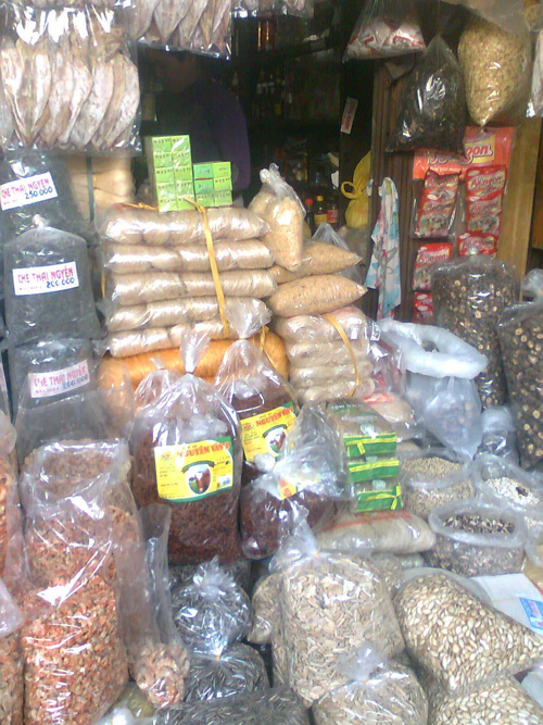 Dễ “sập bẫy” thực phẩm bẩn