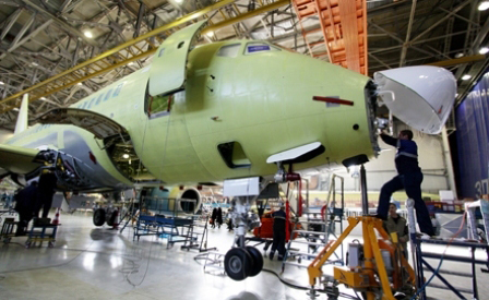 Nga tập trung cho máy bay siêu âm Sukhoi-100 ảnh 1