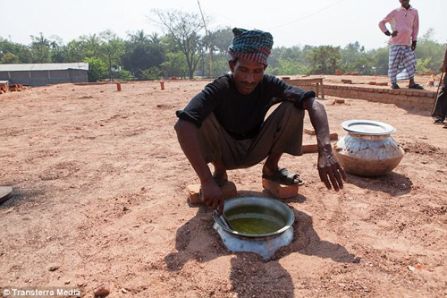 Những lò gạch 'khổ sai' ở Bangladesh ảnh 12