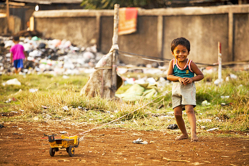 Trẻ em Indonesia vừa béo phì vừa... còi xương