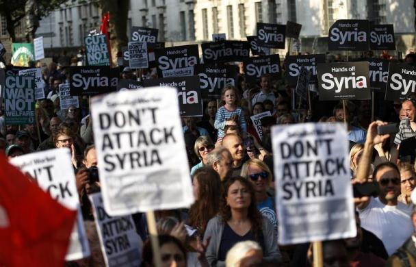 Khắp nơi phản chiến, ủng hộ Syria ảnh 3