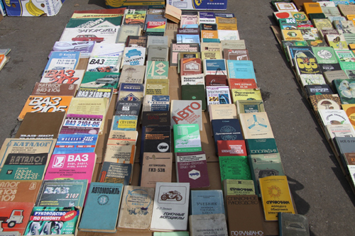 Đi chợ đồ cũ Kharkov