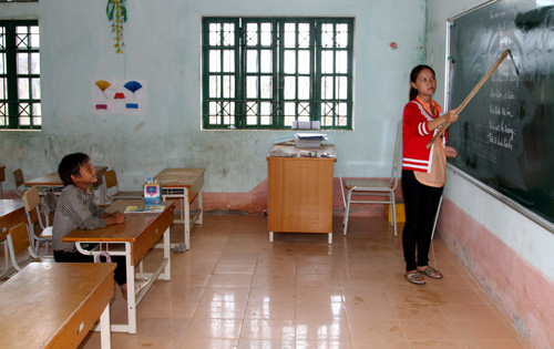 Thầy cô quên hè vì học sinh ảnh 1
