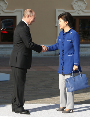 Đoán ý đồ các nhà lãnh đạo qua cách bắt tay tại G20