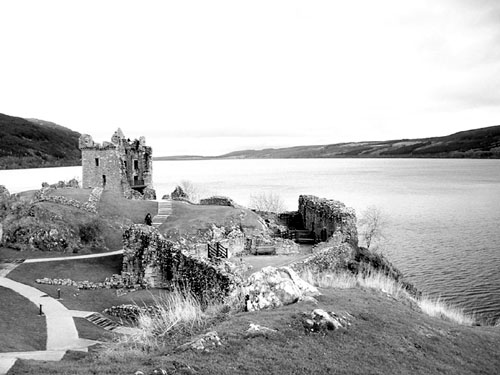 Quái vật hồ Loch Ness - Kho chuyện không bao giờ kể hết (1) ảnh 1