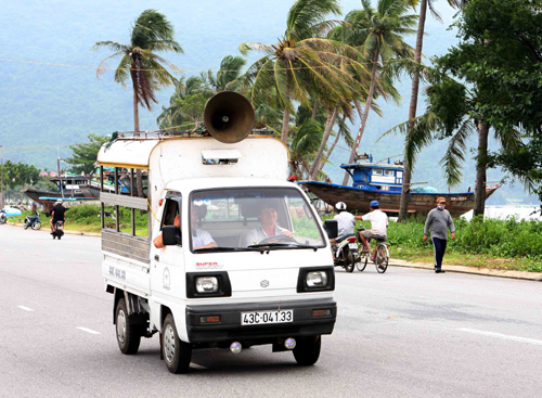 Họp khẩn ứng phó với bão số 10 ảnh 2