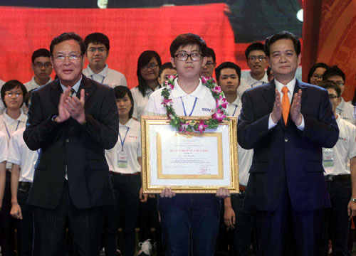 Tuyên dương các học sinh giỏi ảnh 1