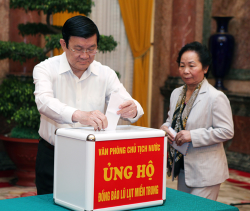 Văn phòng Chủ tịch nước ủng hộ đồng bào vùng bão lũ