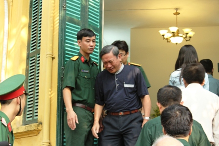 Dòng người nghẹn ngào viếng nhà riêng Đại tướng ảnh 14