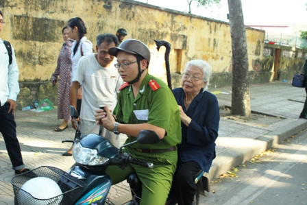 Toàn dân thương tiếc Đại tướng ảnh 11