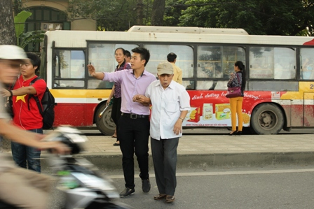 Toàn dân thương tiếc Đại tướng ảnh 12