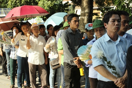 Toàn dân thương tiếc Đại tướng ảnh 17