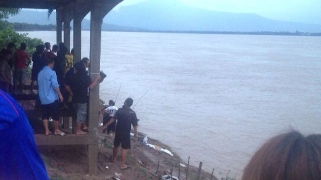 Vớt được 6 thi thể vụ máy bay rơi xuống sông Mekong ảnh 2