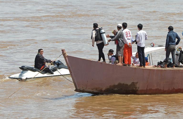 Còn hơn 30 thi thể mất tích dưới sông Mekong ảnh 2