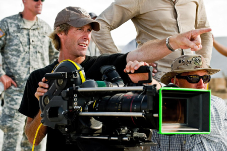 Đạo diễn Micheal Bay thoát nạn trên phim trường 'Transformers' ảnh 1