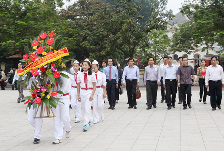  Kỷ niệm 96 năm Cách mạng tháng Mười Nga tại Hà Nội ảnh 2