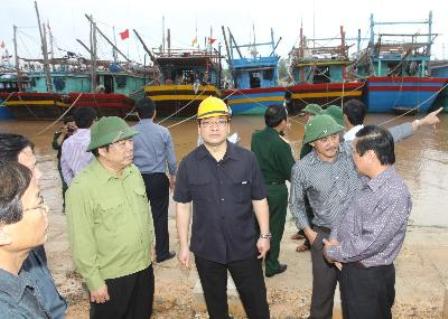 Kiểm tra công tác phòng chống bão tại Quảng Trị ảnh 1