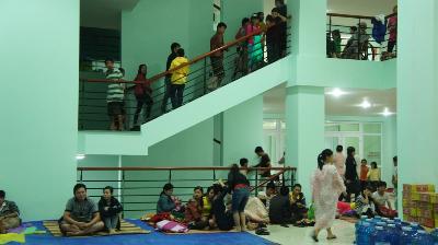 Bão số 14 đi dọc các tỉnh Trung Trung Bộ ảnh 1
