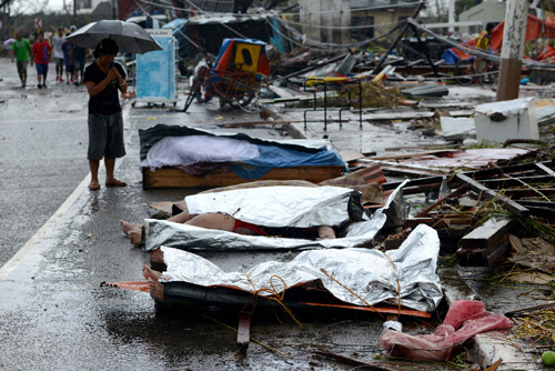 Philippines thảm họa sau siêu bão Haiyan ảnh 2